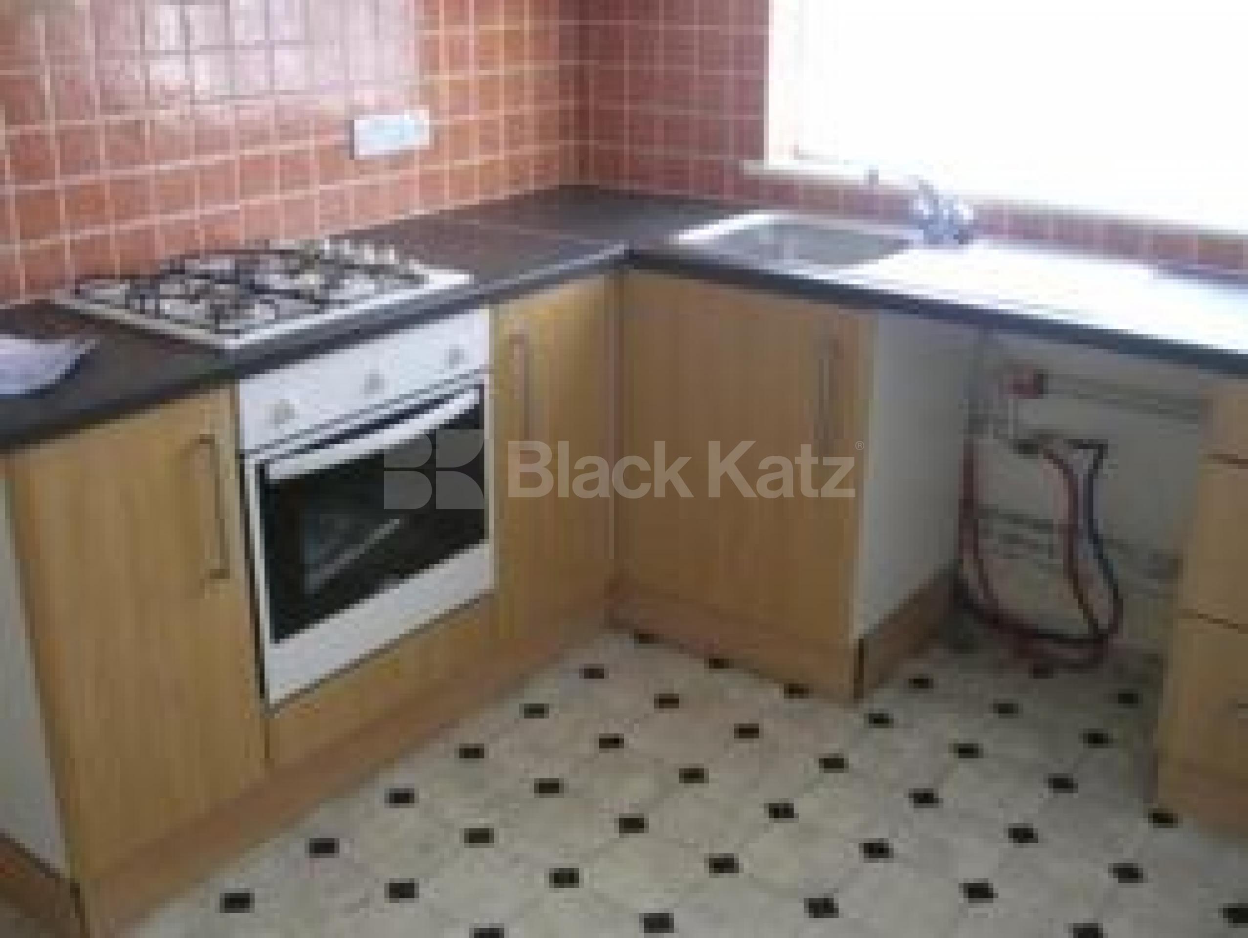 			2 Bedroom, 1 bath, 1 reception Flat			 Colney Hatch Lane, MUSWELL HILL N10 N10